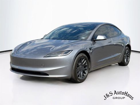 Used 2025 Tesla Model 3 Long Range AWD/4WD image 3