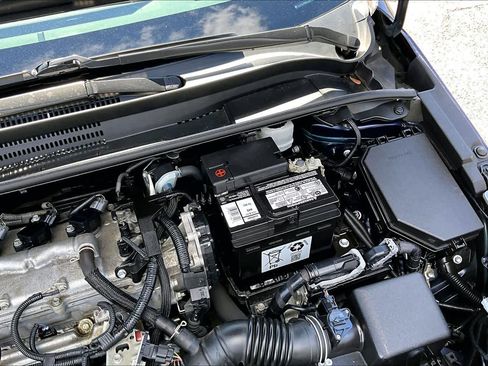 Used 2022 Toyota Corolla LE image 32