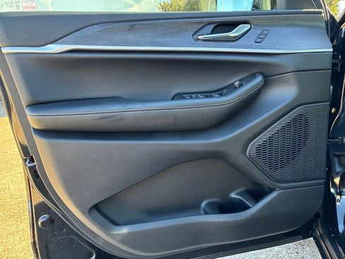 New 2025 Jeep Grand Cherokee Limited w/ Luxury Tech Group II image 8