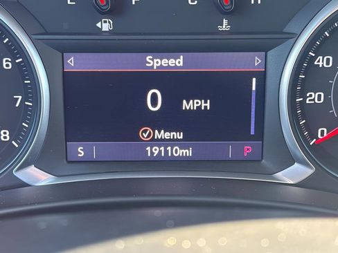 Used 2022 Chevrolet Equinox RS w/ Infotainment Package image 24