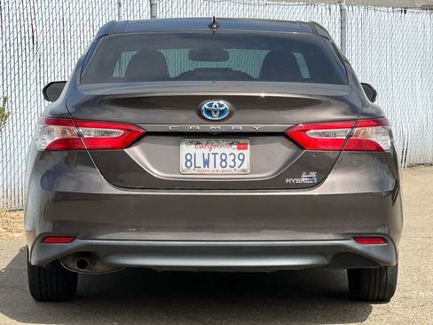 Used 2019 Toyota Camry LE w/ Audio Package FWD image 4