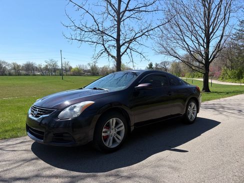 Used 2013 Nissan Altima 2.5 S w/ Premium Pkg image 1
