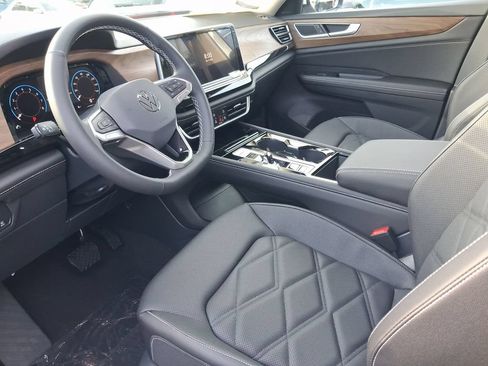 New 2026 Volkswagen Atlas SE FWD image 7