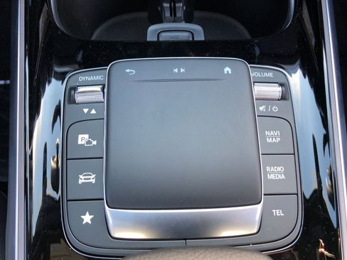 New 2022 Mercedes-Benz EQB 300 4MATIC image 30