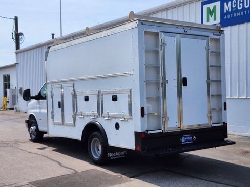 Used 2022 Chevrolet Express 3500 w/ Power Convenience Package RWD image 3