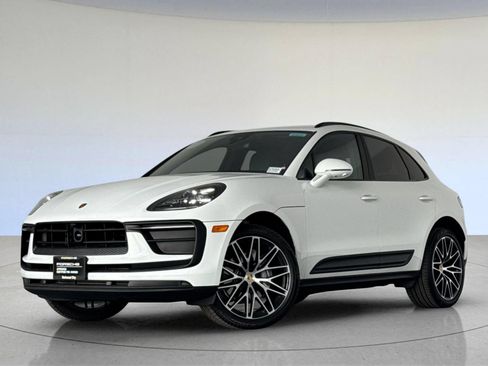 Certified 2026 Porsche Macan AWD/4WD image 1