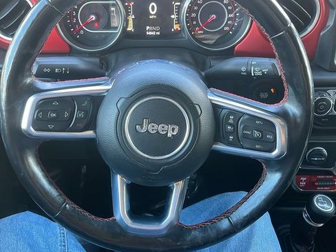 Used 2020 Jeep Gladiator Rubicon AWD/4WD image 12