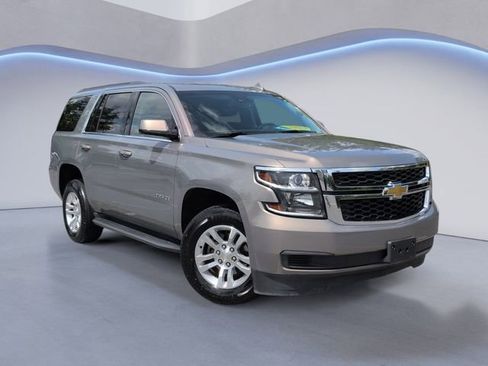 Used 2017 Chevrolet Tahoe LT RWD image 2