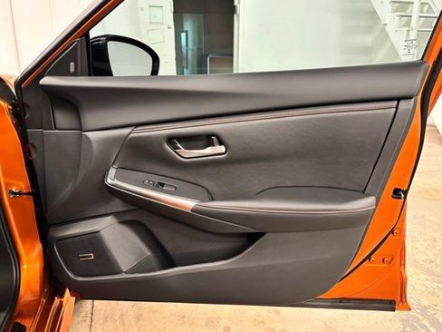 Used 2025 Nissan Sentra SR w/ SR Premium Package FWD image 22