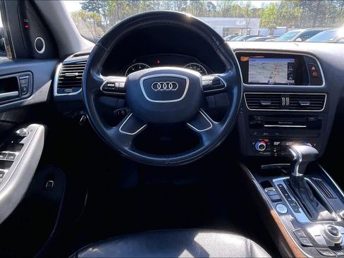 Used 2017 Audi Q5 2.0T Premium Plus w/ Technology Package image 7