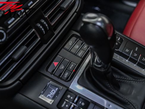 Used 2020 Porsche Macan Turbo image 44