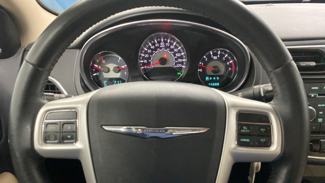 Used 2014 Chrysler 200 Limited FWD image 14