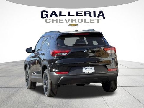 New 2026 Chevrolet TrailBlazer LT w/ Midnight Edition FWD image 5