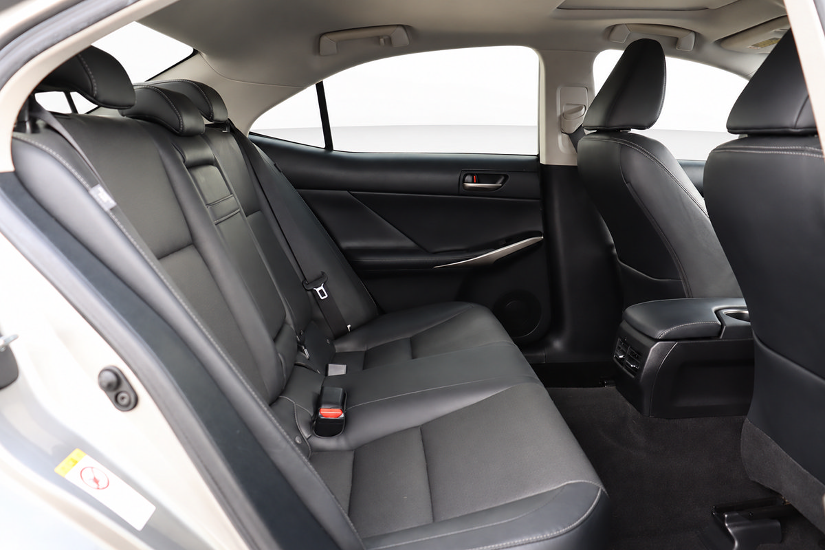 Used 2017 Lexus IS 200t RWD image 14