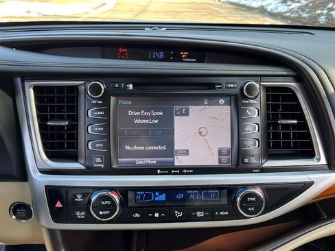 Used 2019 Toyota Highlander Limited Platinum image 17