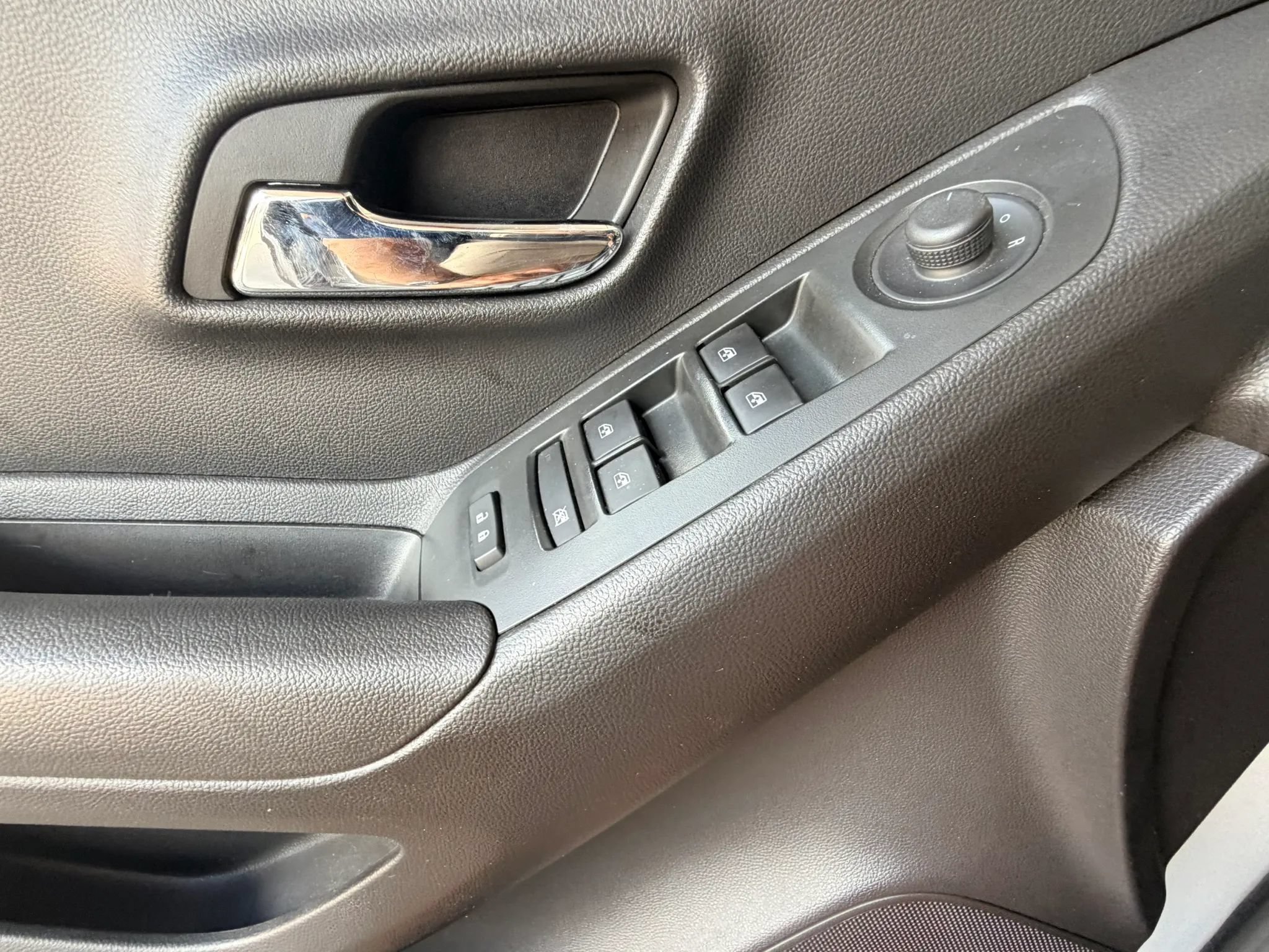 Used 2019 Chevrolet Trax LT w/ LT Convenience Package FWD image 13