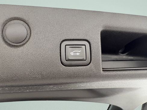Used 2022 Chevrolet Equinox LT w/ Driver Convenience Package AWD/4WD image 10