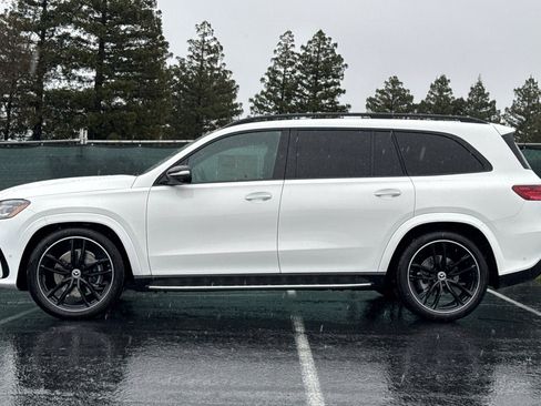 New 2026 Mercedes-Benz GLS 580 4MATIC image 2