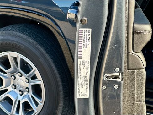 Used 2023 Jeep Wagoneer 4WD image 33