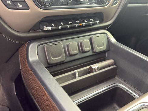 Used 2018 GMC Sierra 3500 Denali w/ Duramax Plus Package image 21