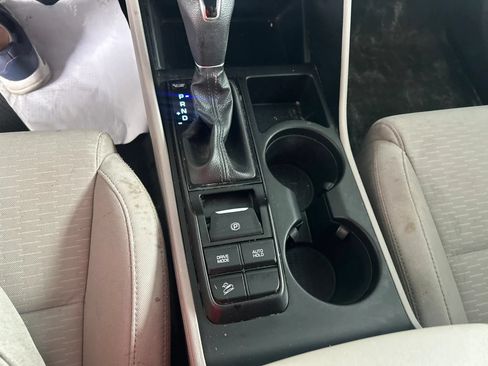Used 2019 Hyundai Tucson SE AWD/4WD image 16