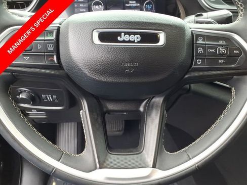 Used 2023 Jeep Grand Cherokee Altitude image 14