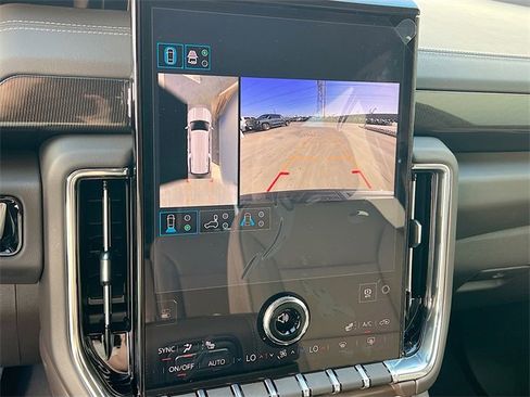 New 2026 GMC Yukon XL Elevation image 9