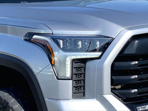 Used 2024 Toyota Tundra Limited AWD/4WD image 27