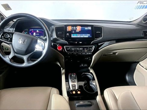 Used 2021 Honda Pilot Touring image 11