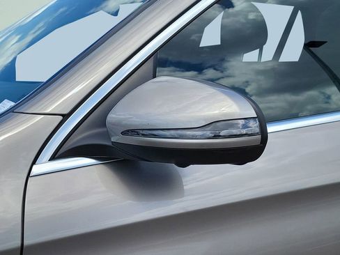 Used 2022 Mercedes-Benz GLC 300 image 11