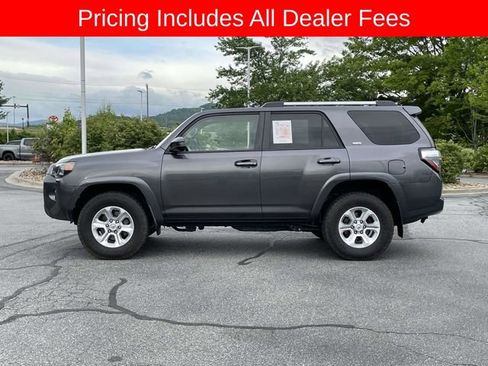 Used 2019 Toyota 4Runner SR5 AWD/4WD image 2