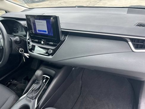 Used 2025 Toyota Corolla LE FWD image 22