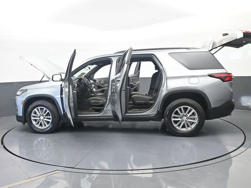Used 2023 Chevrolet Traverse LT FWD image 72