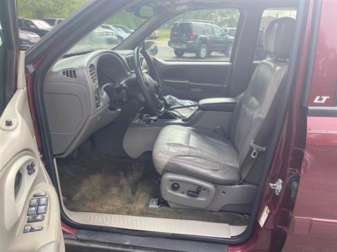 Used 2004 Chevrolet TrailBlazer 4WD w/ LT Preferred Equipment Group image 8