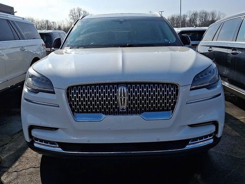 Used 2020 Lincoln Aviator Reserve w/ Equipment Group 201A image 2