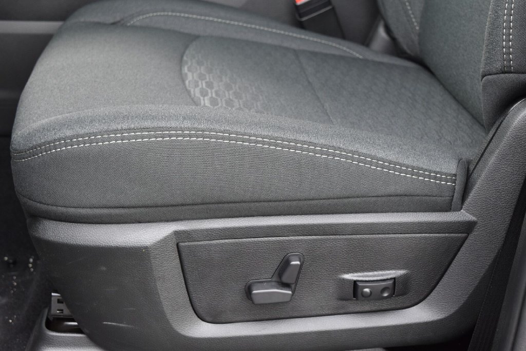 New 2026 RAM 3500 Big Horn AWD/4WD image 14