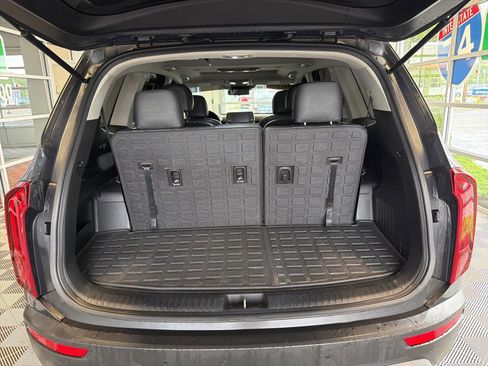 Used 2020 Kia Telluride S AWD/4WD image 11