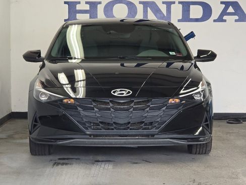 Used 2023 Hyundai Elantra Blue image 8