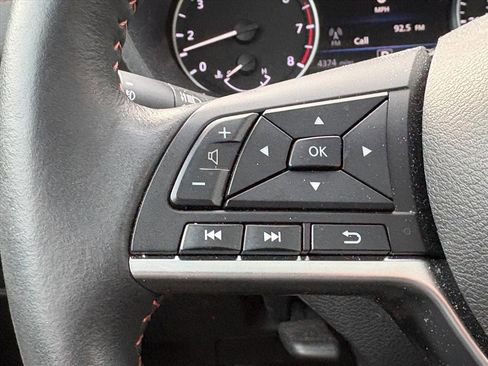 Used 2023 Nissan Sentra SR w/ SR Premium Package image 9