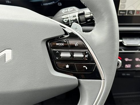 New 2026 Kia Niro SX image 31