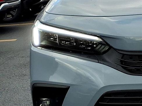 Used 2023 Honda Civic Touring image 3