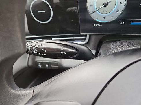 Used 2024 Hyundai Elantra SEL image 23