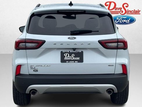 Used 2025 Ford Escape Platinum w/ Premium Technology Package FWD image 8