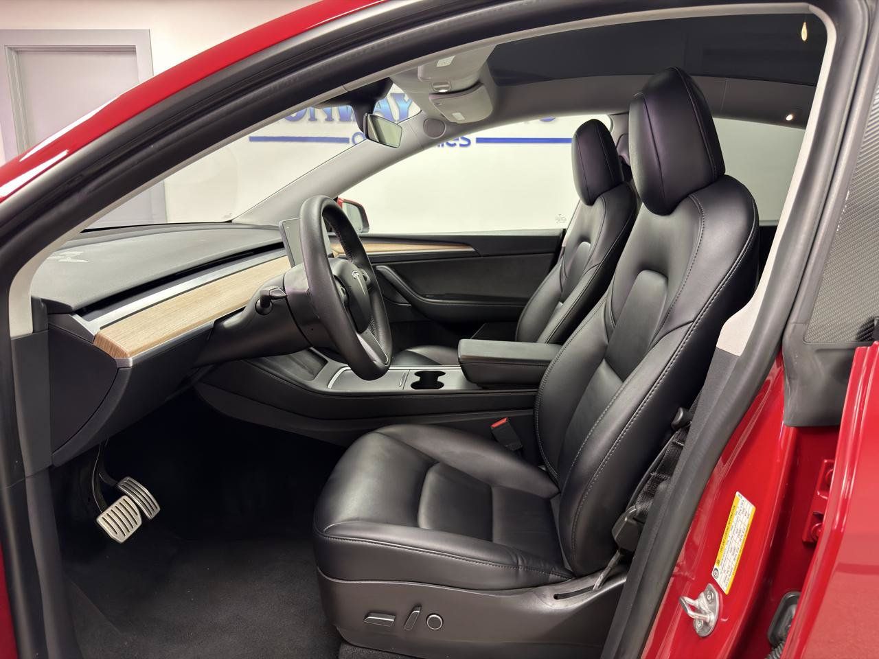 Used 2023 Tesla Model Y Performance AWD/4WD image 9