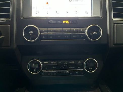 Used 2019 Ford Expedition Limited w/ Equipment Group 301A image 21