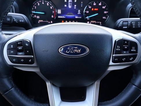 Used 2022 Ford Explorer XLT w/ Equipment Group 202A image 16