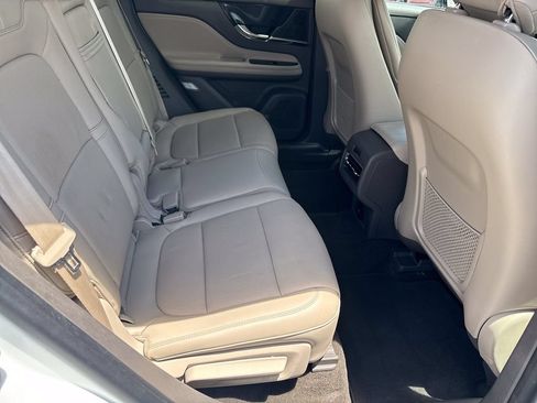 Used 2022 Lincoln Corsair AWD w/ Premium Package image 15
