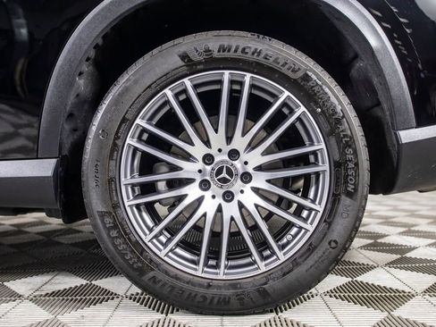 Used 2024 Mercedes-Benz GLC 300 4MATIC image 41