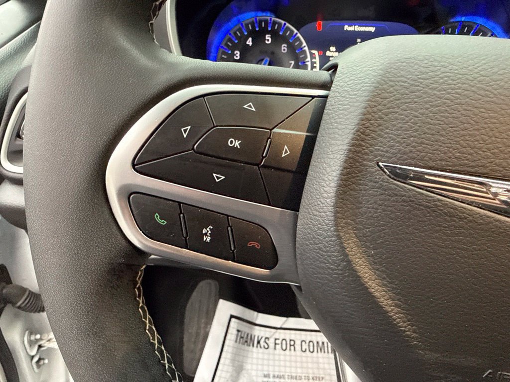 Used 2026 Chrysler Pacifica Select FWD image 27