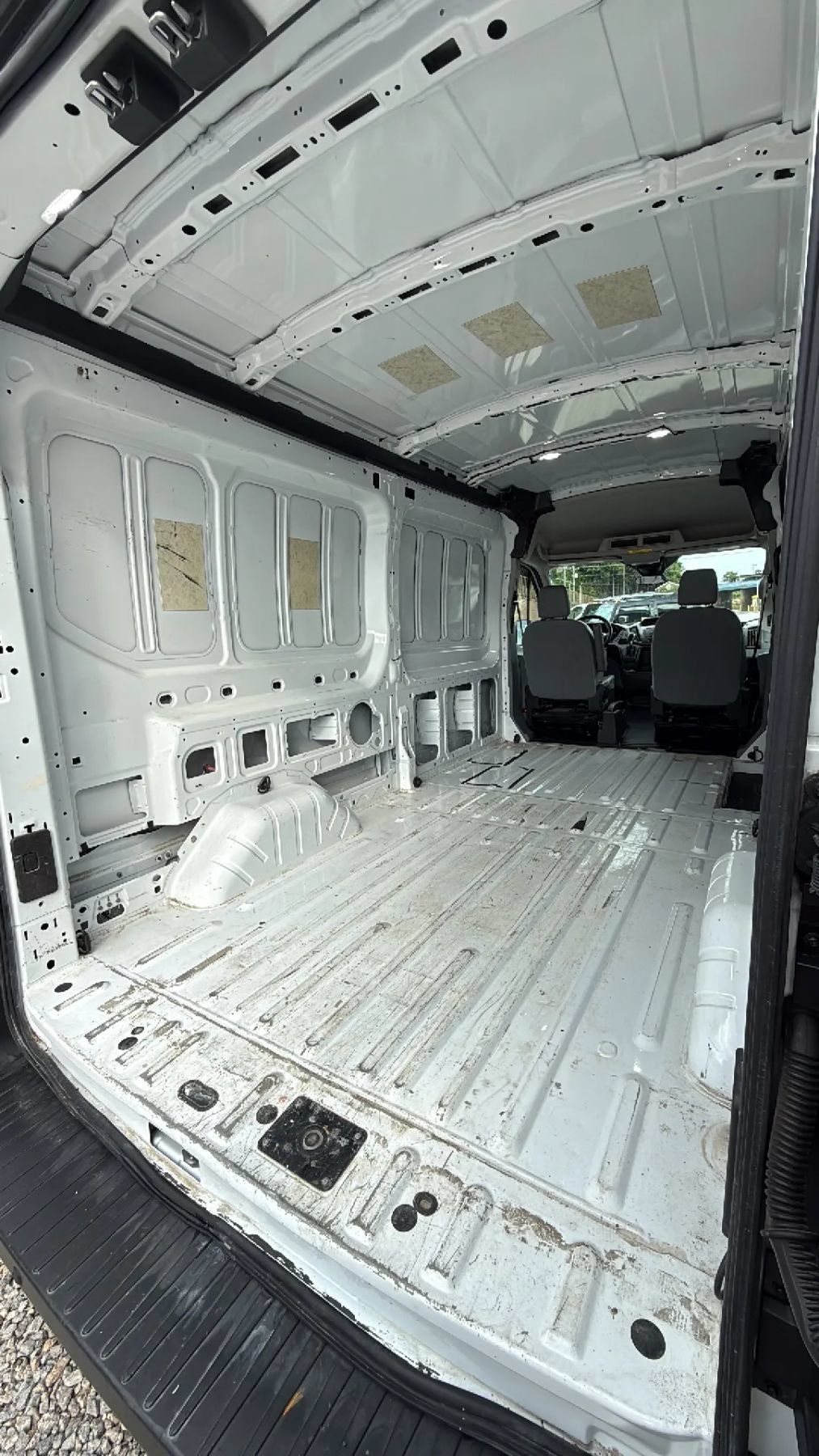 Used 2018 Ford Transit 350 148 Medium Roof RWD image 12